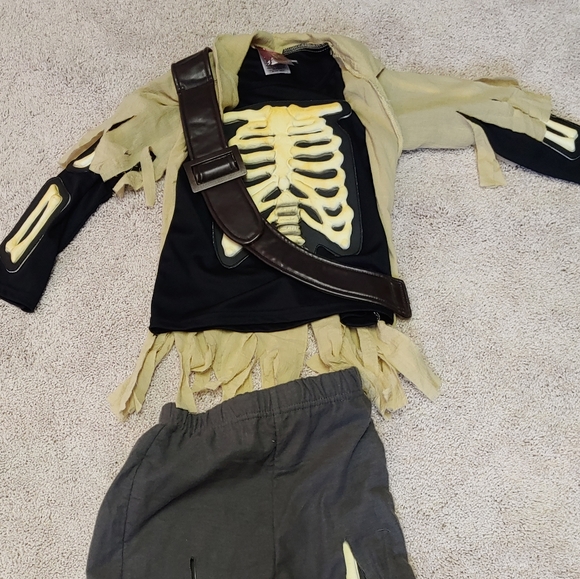 Pirates of the Caribbean Skeleton Costume Disney - Picture 2 of 8